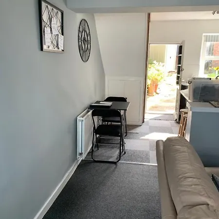 16 Main Street סנט ביז