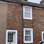 16 Main Street